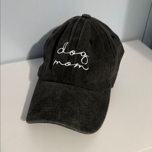 Black 'Dog Mom' Baseball Cap